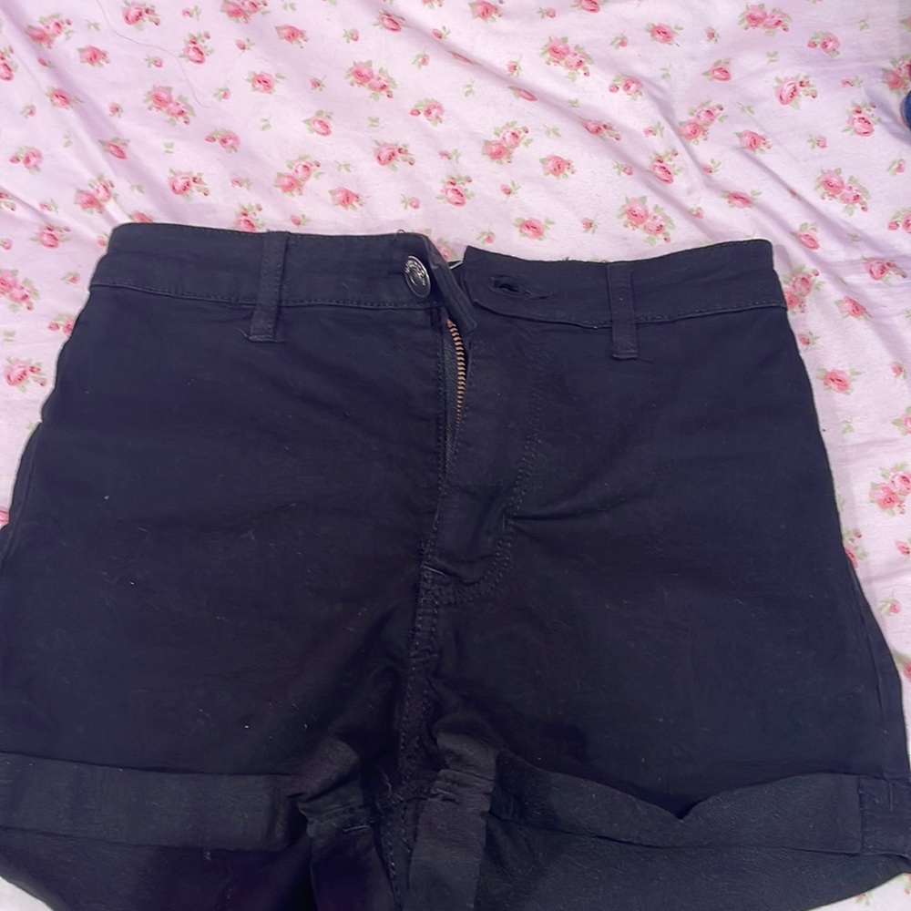 H&M black high waisted shorts